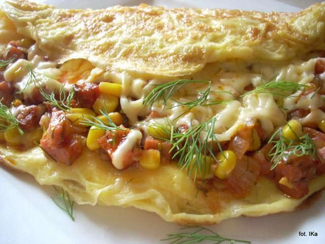 Omlet z kiełbasą  Omlet z kiełbasą