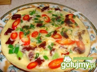 Omlet z peperoni i suszonymi pomidorami  Omlet z peperoni i suszonymi pomidorami