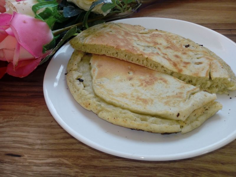 Omlet z pesto bazyliowym Omlet z pesto bazyliowym