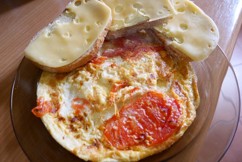 Omlet z pomidorami Omlet z pomidorami