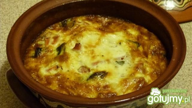 Omlet z pomidorami i mozarellą