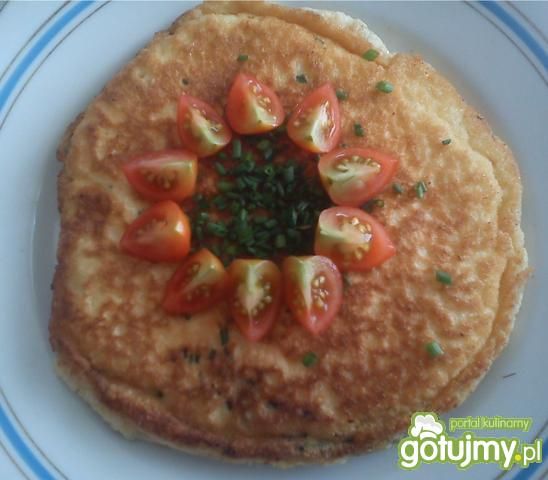 Omlet z pomidorkami i szczypiorkiem