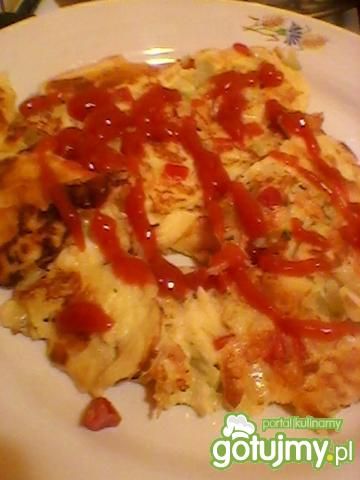 Omlet z serem i cebulą Omlet z serem i cebulą