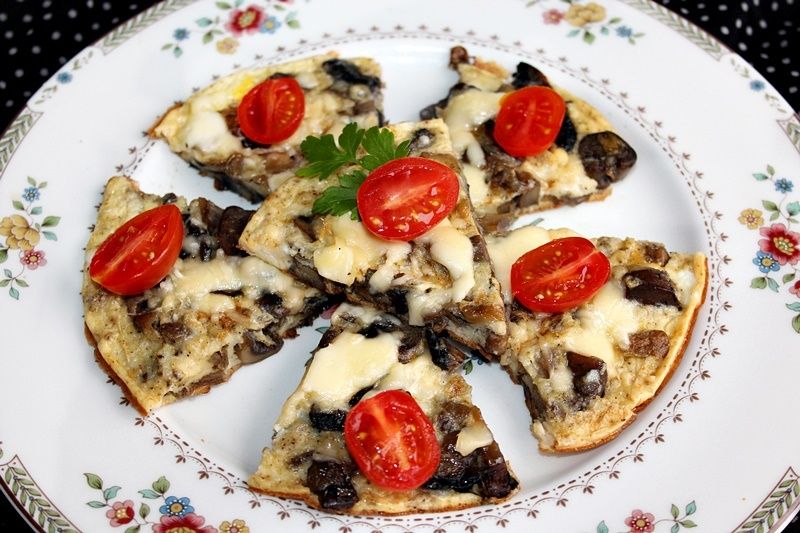 Omlet z serem i pieczarkami Omlet z serem i pieczarkami