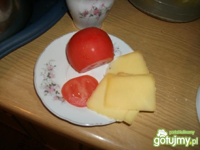 Omlet z serem z pomidorem