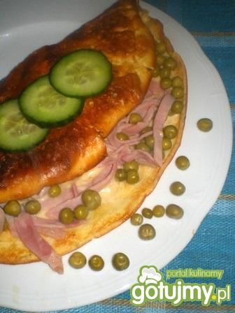 Omlet z szynką i groszkiem Omlet z szynką i groszkiem