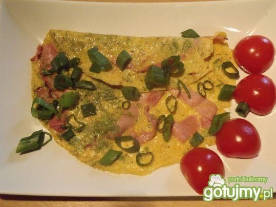 Omlet z szynką i koperkiem Omlet z szynką i koperkiem
