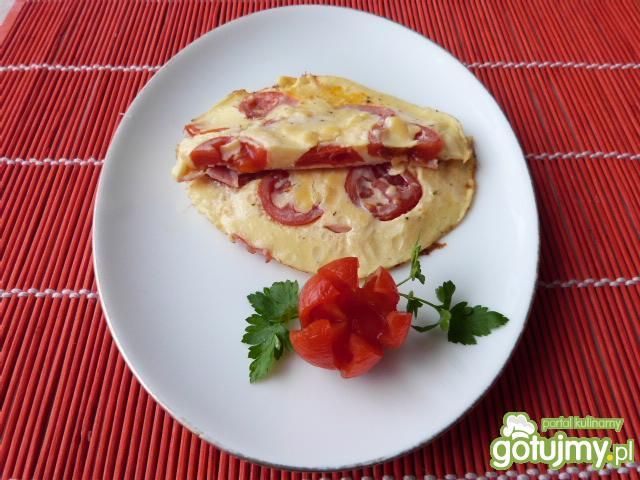 Omlet z szynką i pomidorami Omlet z szynką i pomidorami