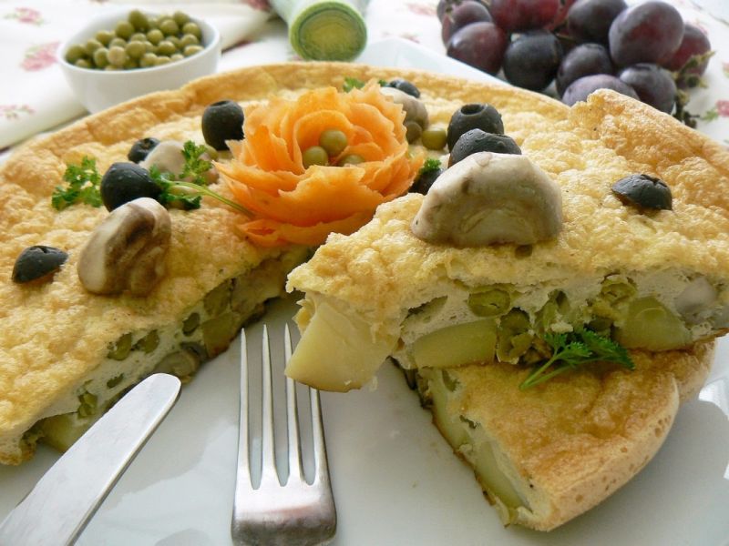 Omlet zapiekany z porem i pieczarkami  Omlet zapiekany z porem i pieczarkami