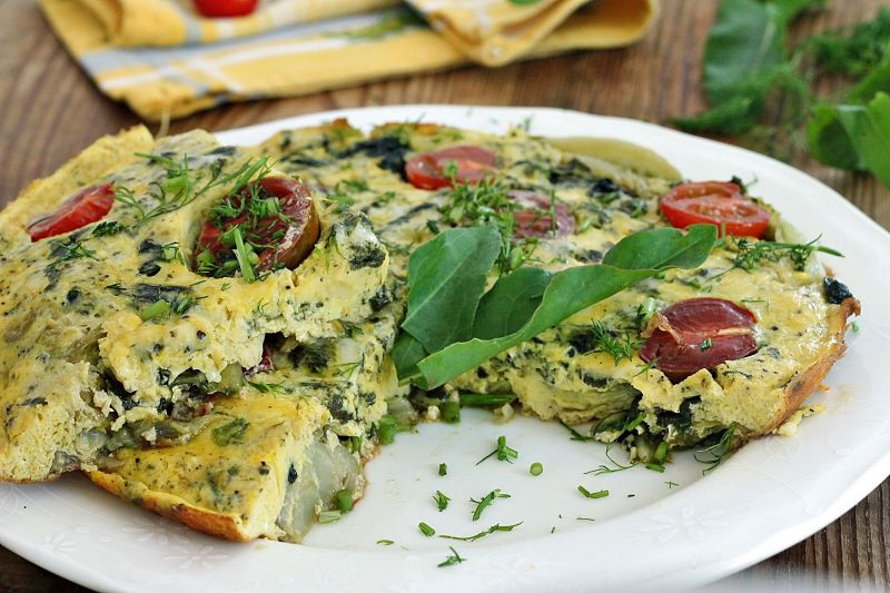 Omlet ze szczawiem i sałatą rzymską  Omlet ze szczawiem i sałatą rzymską