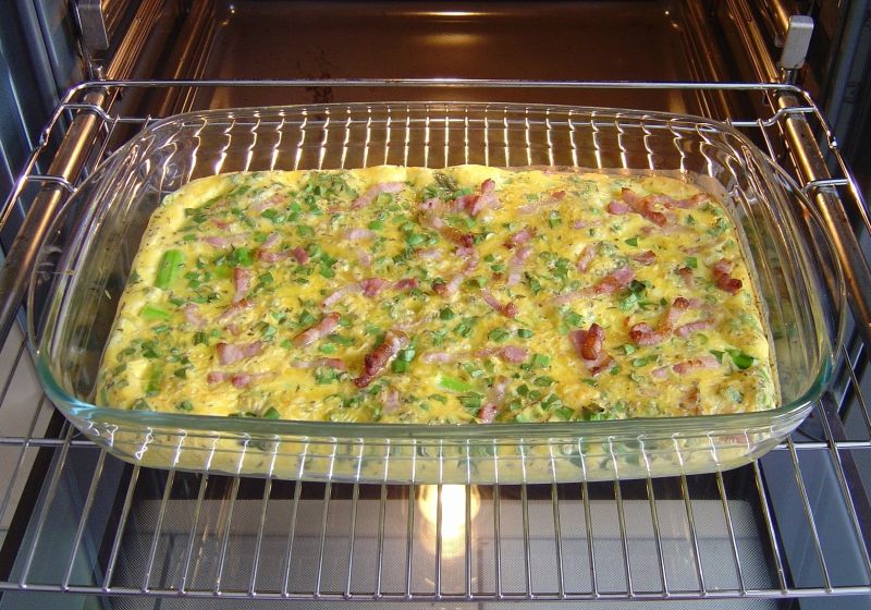Omlet ze szparagami i boczkiem