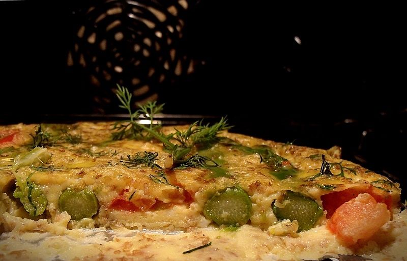 Omlet ze szparagami i otrębami z piekarnika