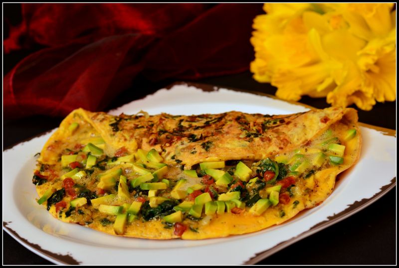 Omlet ze szpinakiem i awokado 