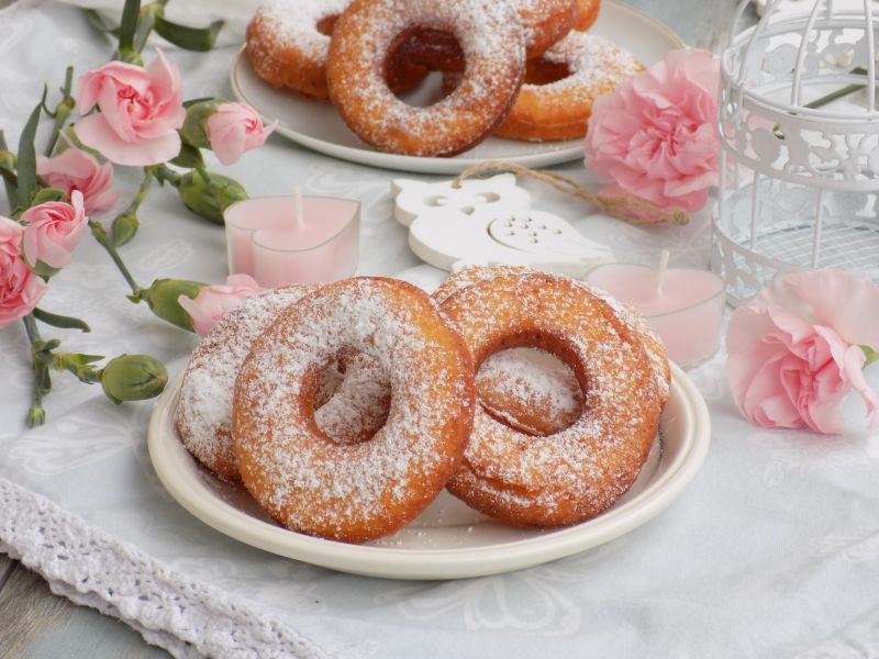 Oponki twarogowe oprószane cukrem pudrem