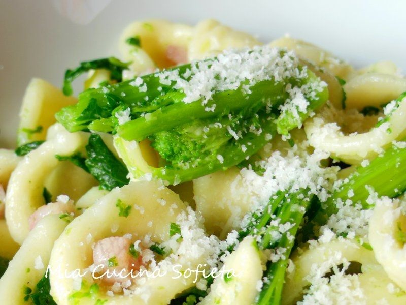 Orechiette con cime di rapa- z liśćmi rzepy Orechiette con cime di rapa- z liśćmi rzepy