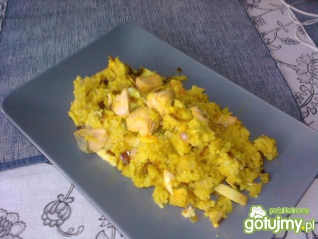 Orientalna potrawka z łososia z jajkiem