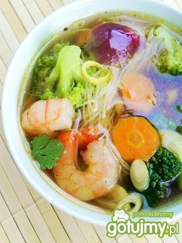 Orientalna zupa z brokułami i marchewką