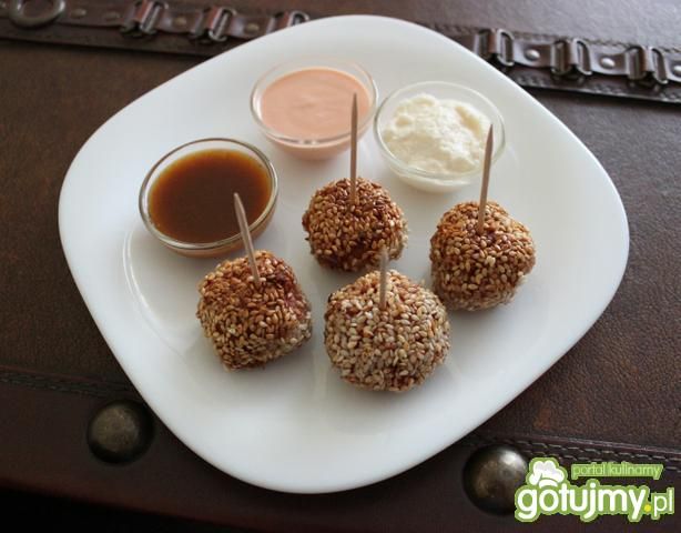 Orientalne kuleczki z indyka w sezamie