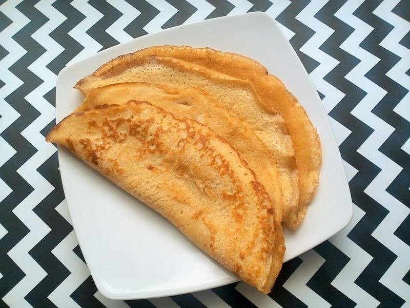 Orkiszowe naleśniki z płatkami owsianymi Orkiszowe naleśniki z płatkami owsianymi