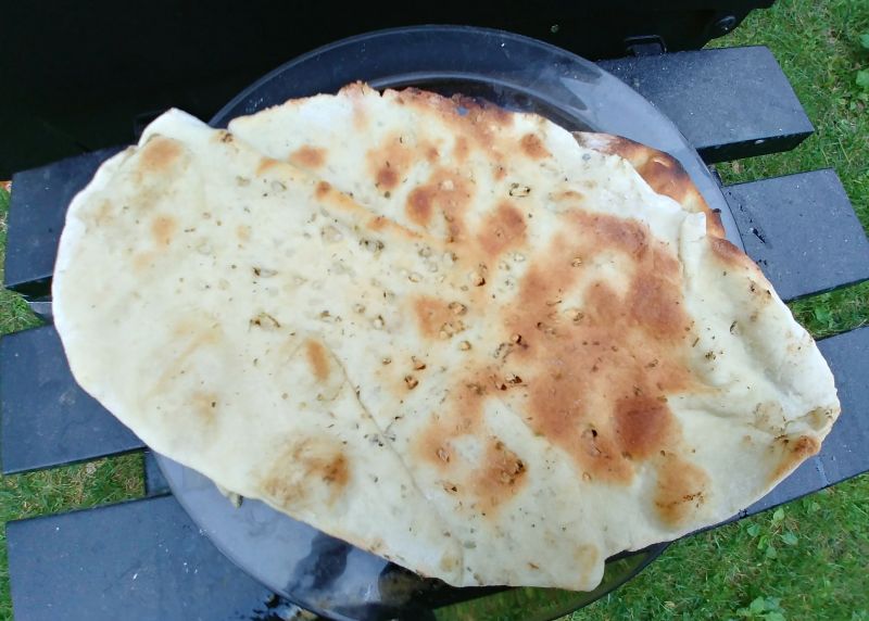 Orkiszowe placki naan z grilla Orkiszowe placki naan z grilla