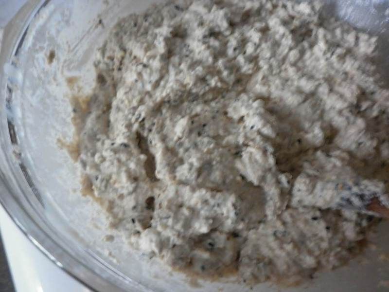 Orkiszowy chlebek z czarnuszką