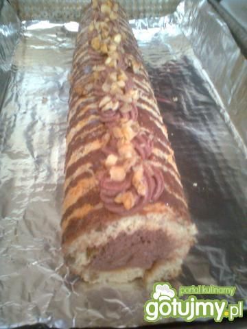 Orzechowa rolada z kremem Orzechowa rolada z kremem