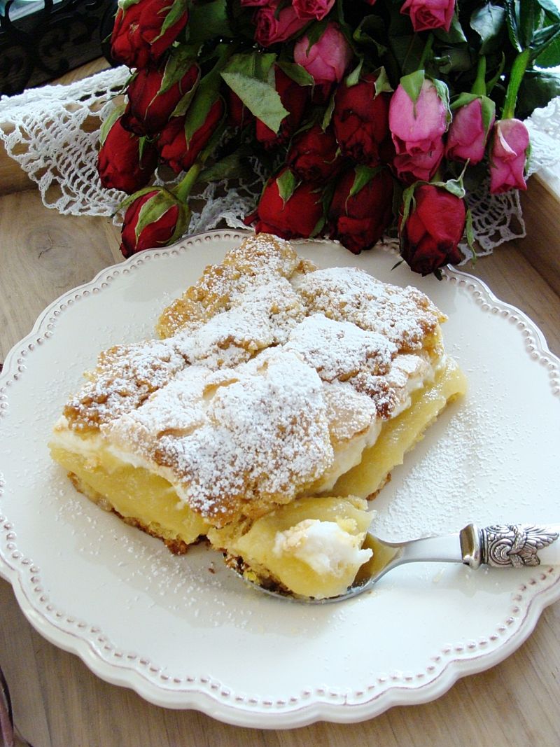 Orzechowa szarlotka z bezą Orzechowa szarlotka z bezą