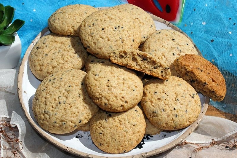 Orzechowe ciasteczka z czarnuszką