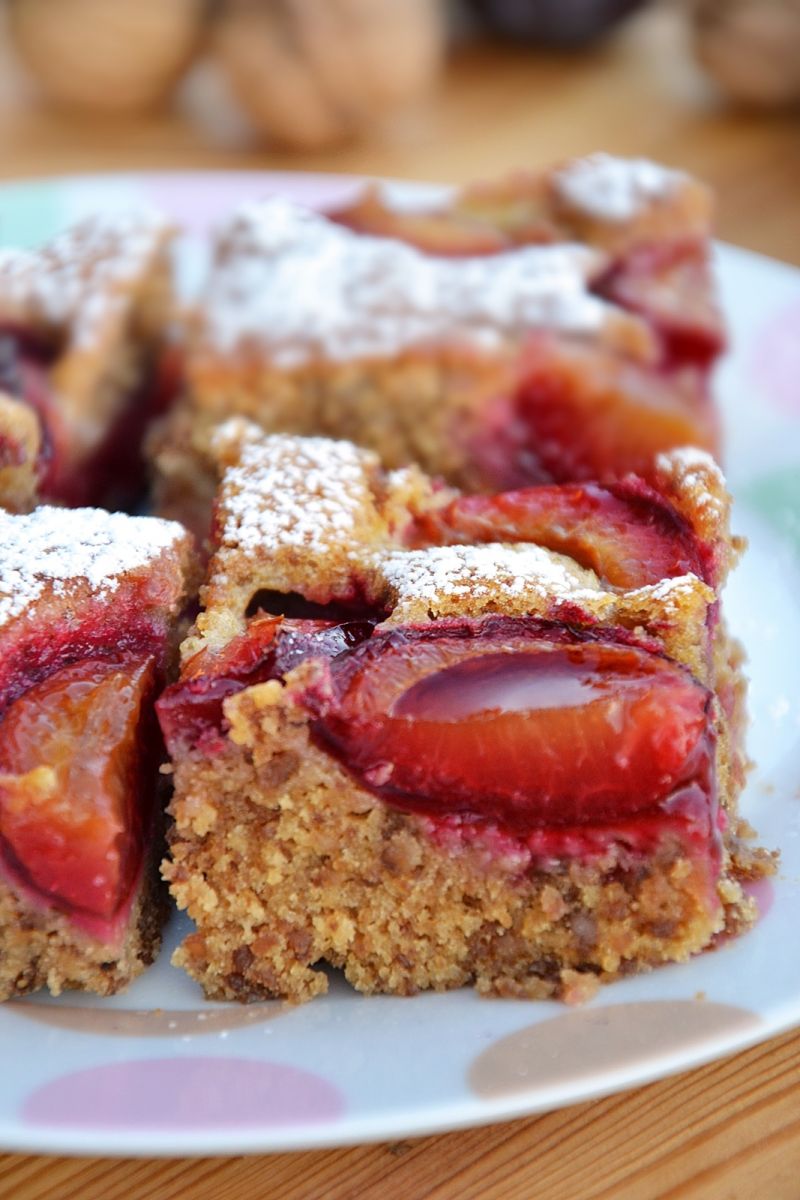 Orzechowe ciasto ze śliwkami Orzechowe ciasto ze śliwkami