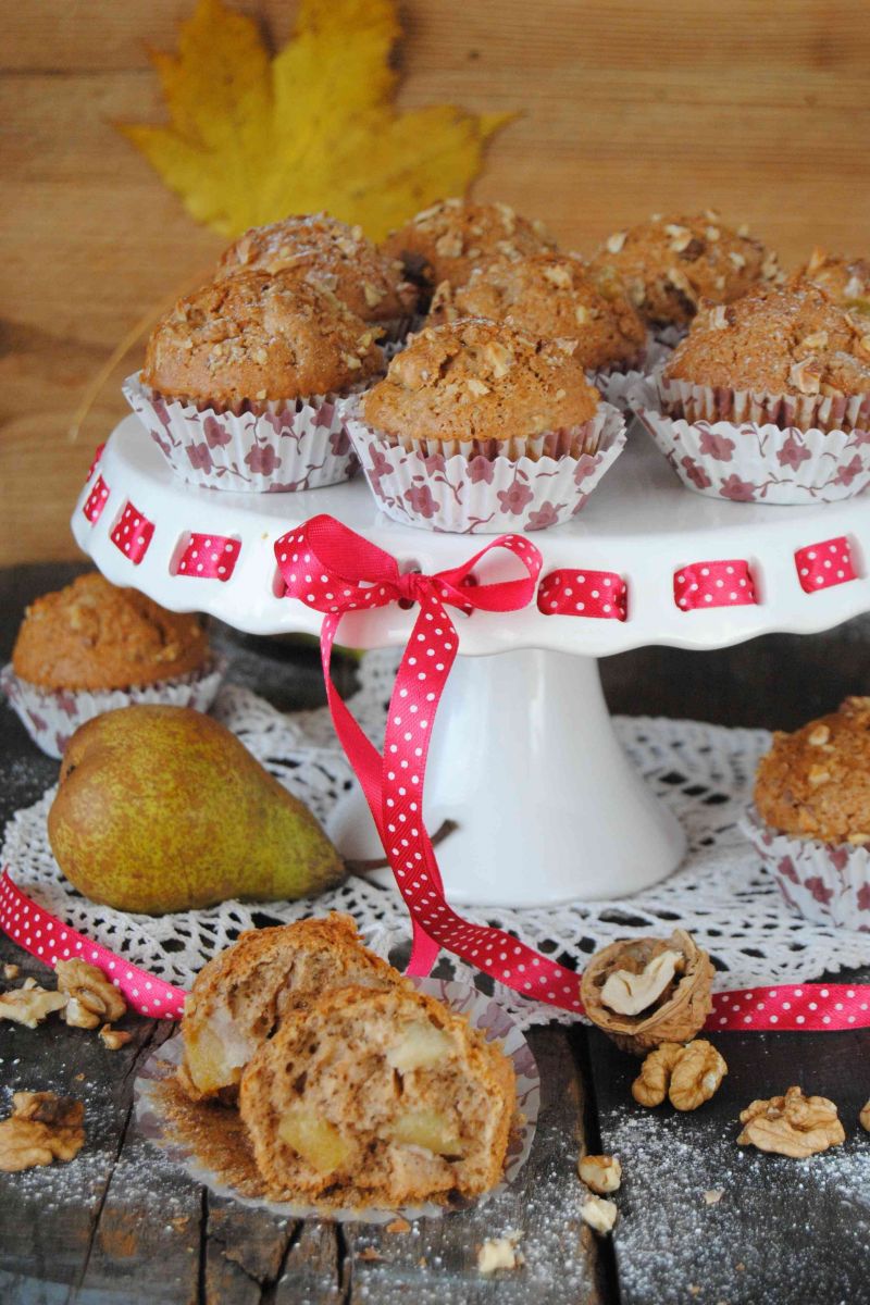 Orzechowe muffinki z gruszką Orzechowe muffinki z gruszką