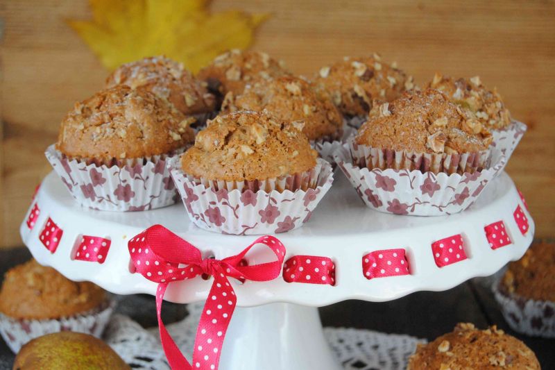 Orzechowe muffinki z gruszką Orzechowe muffinki z gruszką