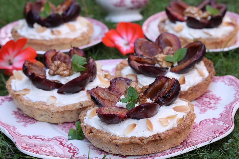 Orzechowo śliwkowe tartaletki Orzechowo śliwkowe tartaletki