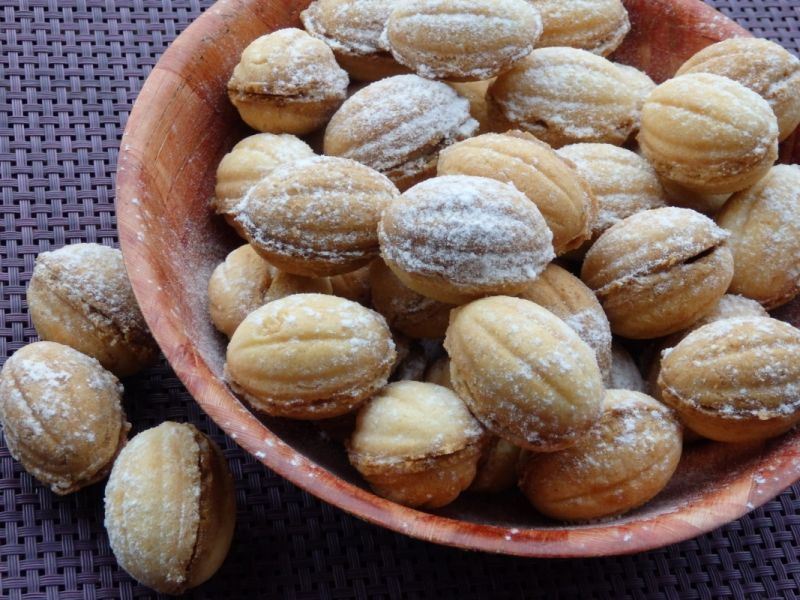 Orzeszki z kruchego ciasta Orzeszki z kruchego ciasta