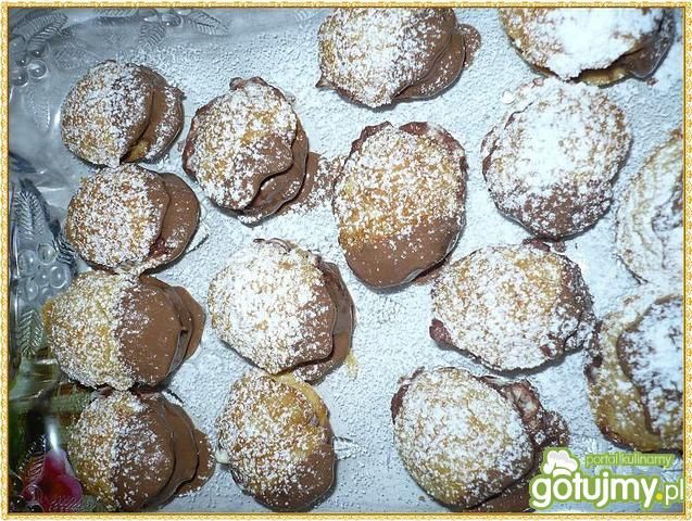 Orzeszki z masą krówkową