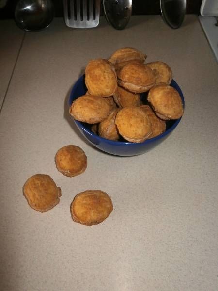 Orzeszki z masą z orzechów włoskich