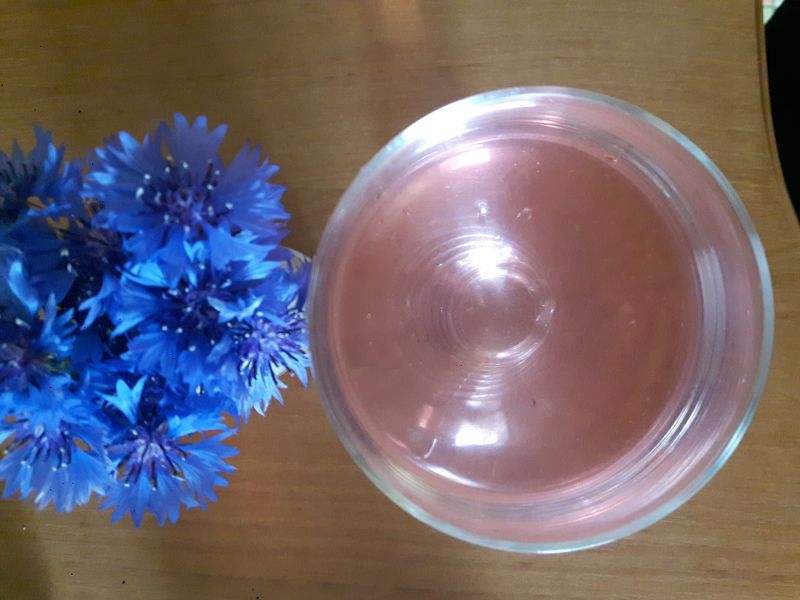 Orzeźwiająca chabrowa lemoniada, modraczkowa.,