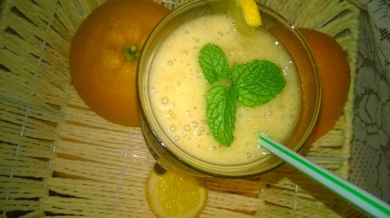 Orzeźwiający koktajl (z cytrusami)