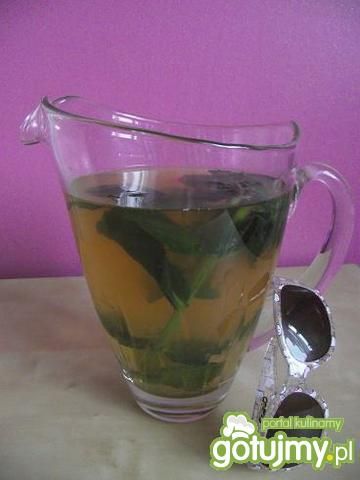 Orzeźwiający napój ze świeżej mięty Orzeźwiający napój ze świeżej mięty