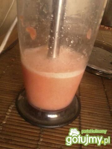 Orzeźwiający sok z grapefruita i cytryny