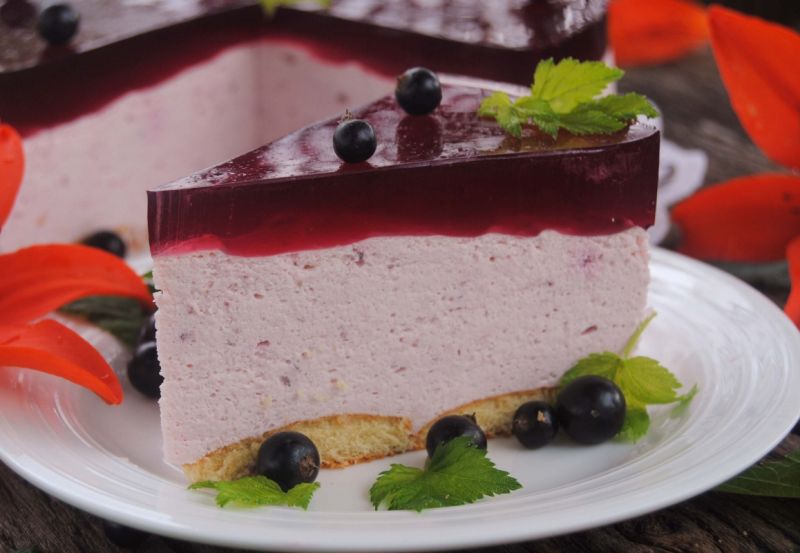 Orzeźwiający torcik porzeczkowy Orzeźwiający torcik porzeczkowy