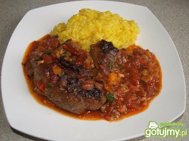 Osso bucco z szafranowym risotto