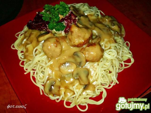 Ostre klopsiki w sosie pieczarkowym Ostre klopsiki w sosie pieczarkowym