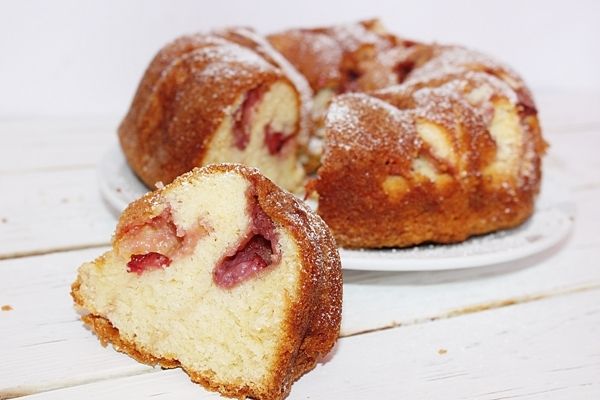 Oszukana babka z truskawkami  Oszukana babka z truskawkami