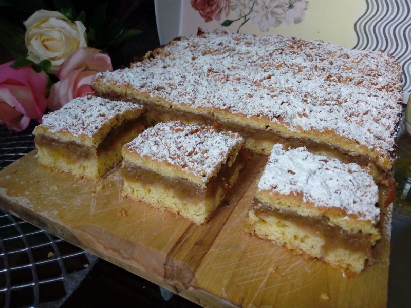 Oszukana szarlotka (ciasto z rabarbarem)