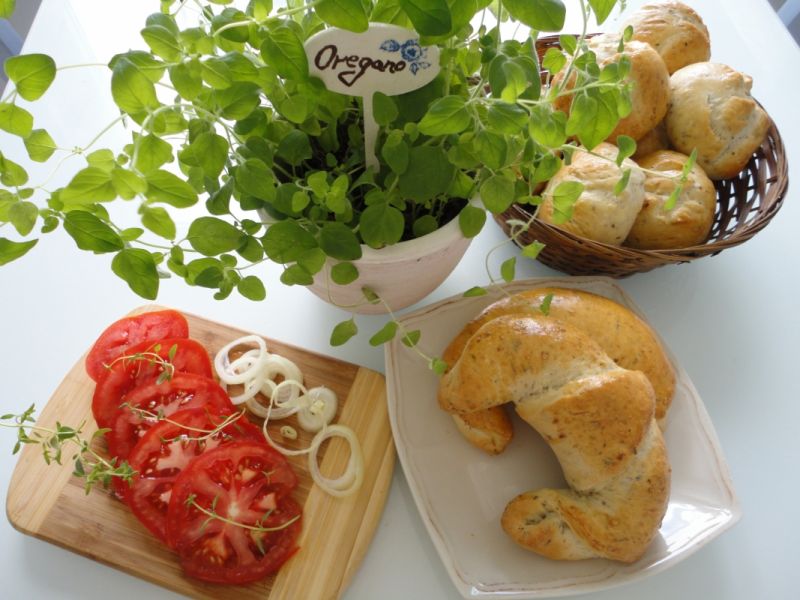 Otrębowe rogaliki z oregano Otrębowe rogaliki z oregano