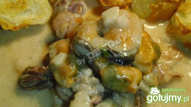 Owoce morza w białym winie