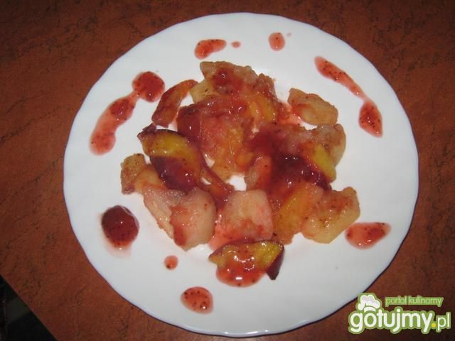 Owoce pieczone w sosie truskawkowym Owoce pieczone w sosie truskawkowym