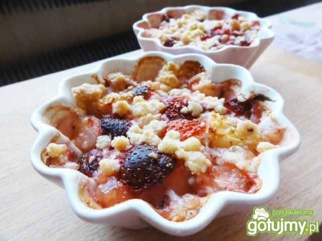 Owoce pod pierzynką z kruszonki Owoce pod pierzynką z kruszonki