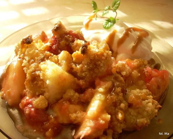 Owoce zapiekane pod kruszonką  Owoce zapiekane pod kruszonką
