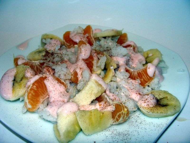 Owocowa sałatka na ryżu  Owocowa sałatka na ryżu